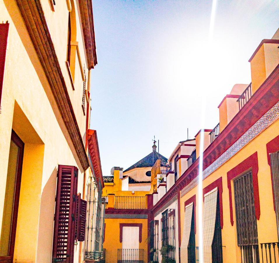 Pasaje De Amores Seville Exterior photo